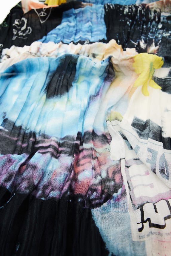 Women DesigualRectangular crinkled newspaper foulard Accessory 68X240338